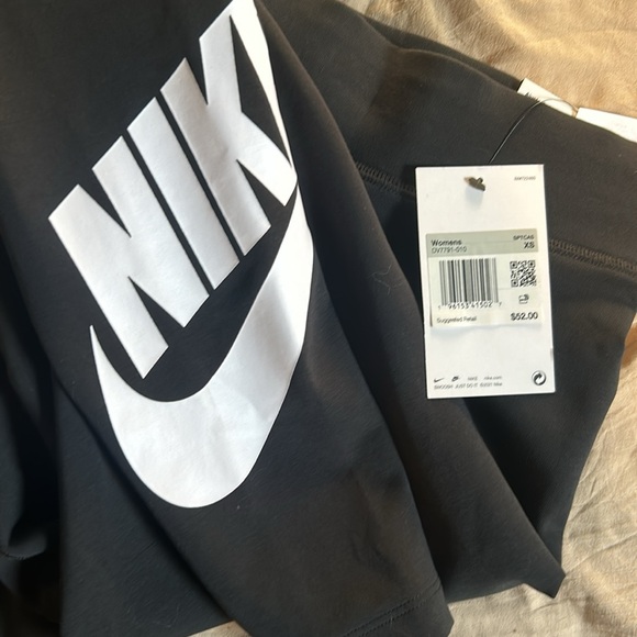 Brand new Nike leggings - Picture 3 of 4